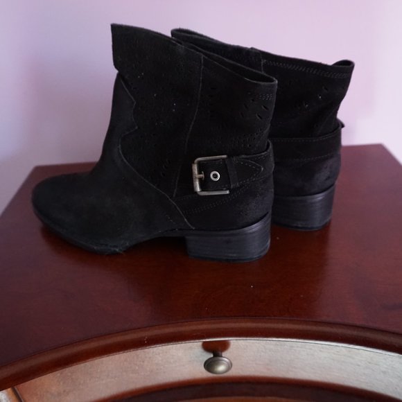 NEW Naughty Monkey Zoey perforated leather boots 7 - Picture 9 of 10